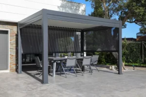 Pergola bioclimatique Anémone en aluminium avec équipement solaire intégré